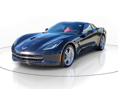 Used 2016 Chevrolet Corvette Stingray Coupe RWD image 3