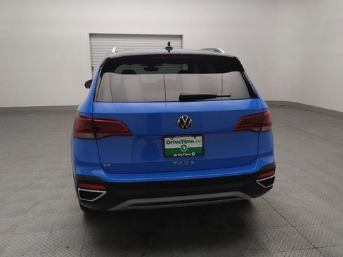 Used 2023 Volkswagen Taos SE w/ Panoramic Sunroof Package FWD image 6