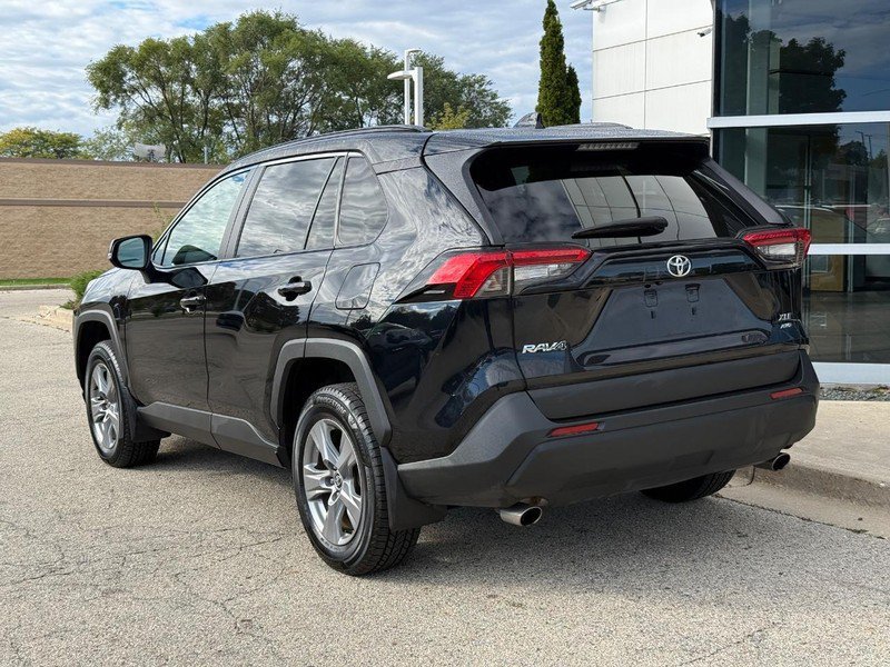 Used 2022 Toyota RAV4 XLE w/ Convenience Package AWD/4WD image 5