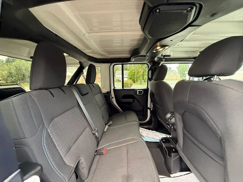 Used 2021 Jeep Wrangler Unlimited Sport AWD/4WD image 36