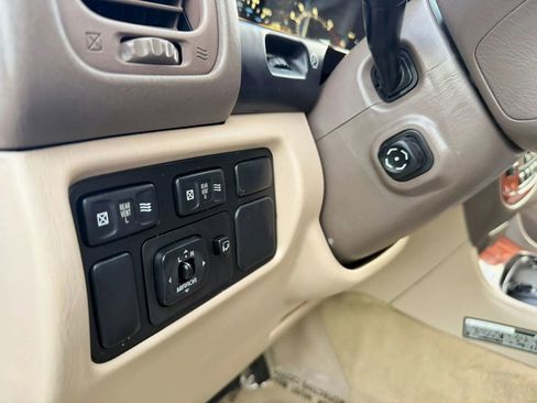 Used 2001 Lexus LX 470 4WD image 59