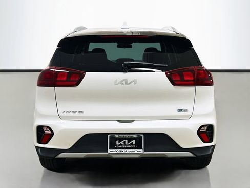 Certified 2022 Kia Niro LX image 6