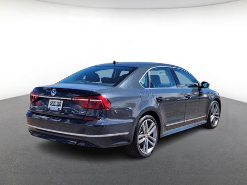 Used 2017 Volkswagen Passat 1.8T R-Line image 3
