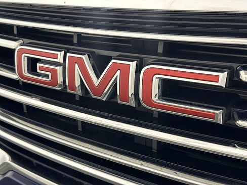 Used 2023 GMC Terrain SLT AWD/4WD image 33