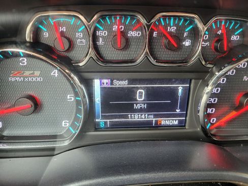 Used 2015 Chevrolet Silverado 1500 LTZ Z71 w/ LTZ Plus Package AWD/4WD image 11