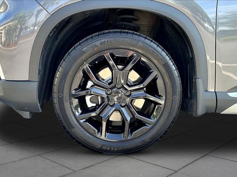 Certified 2025 Honda Pilot Touring image 44