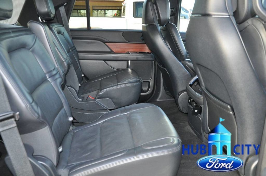 Used 2023 Lincoln Navigator Reserve RWD image 14