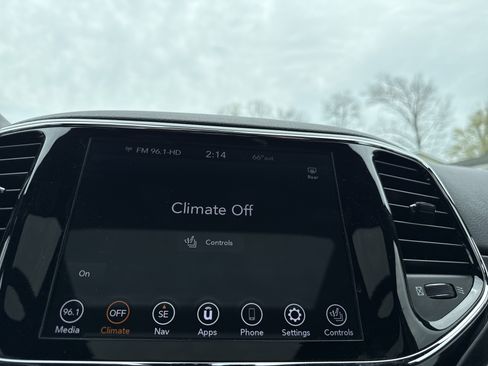 Used 2020 Jeep Grand Cherokee Limited w/ Luxury Group II AWD/4WD image 19