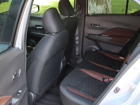 Used 2023 Nissan Kicks SR FWD image 11