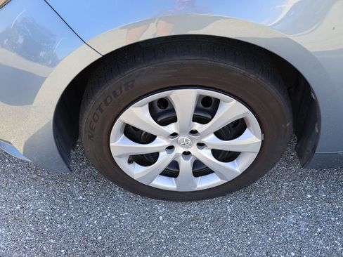 Certified 2020 Toyota Corolla LE image 4