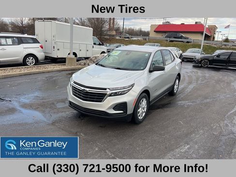 Used 2022 Chevrolet Equinox LS w/ LS Convenience Package image 2