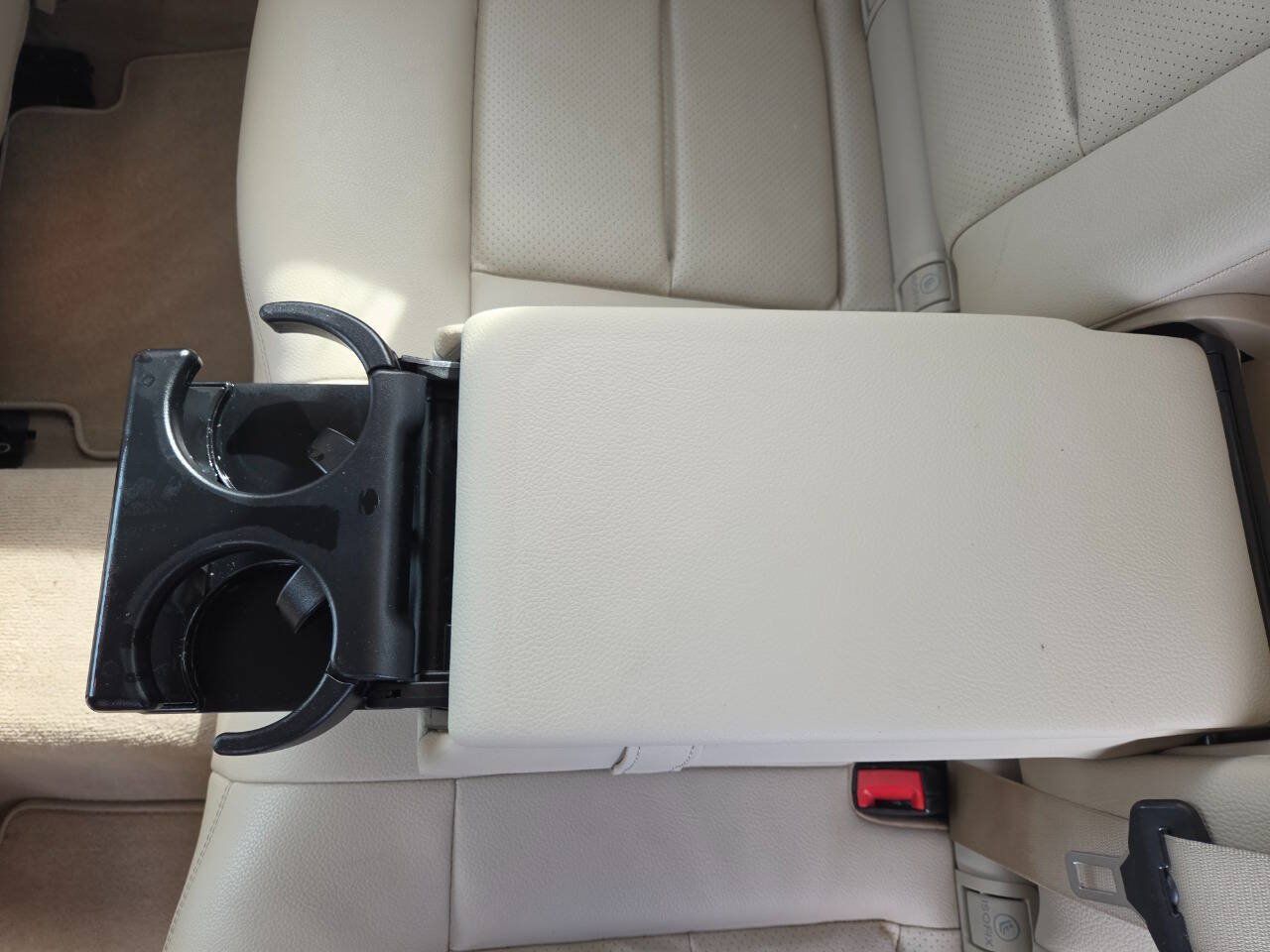 Used 2014 Mercedes-Benz E 350 4MATIC Sedan w/ Premium 1 Package image 29