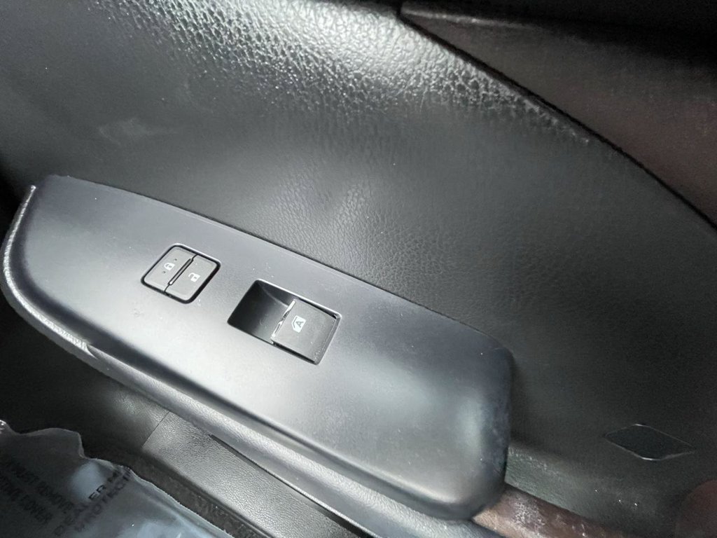 Used 2016 Toyota Highlander Limited FWD image 45
