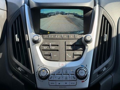 Used 2017 Chevrolet Equinox LT image 21