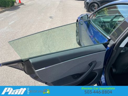 Used 2025 Tesla Model 3 Long Range RWD image 38
