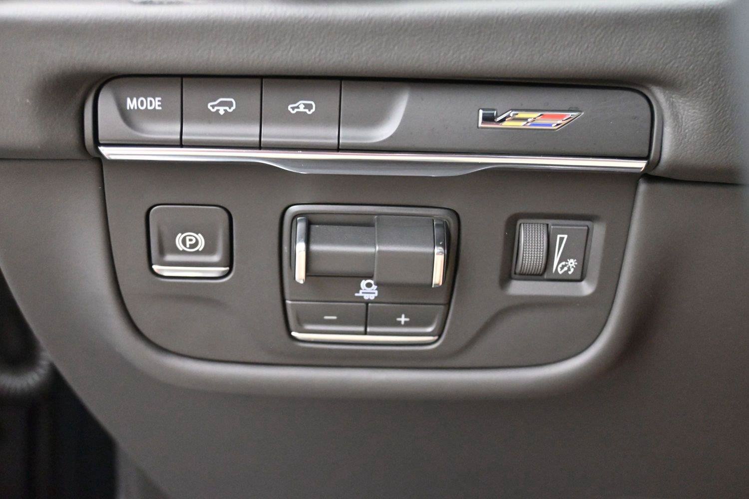 Used 2025 Cadillac Escalade V w/ LPO, ONYX Package AWD/4WD image 22