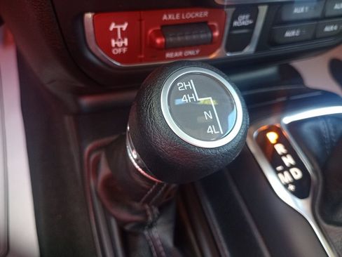 Used 2024 Jeep Wrangler Unlimited Sport AWD/4WD image 24