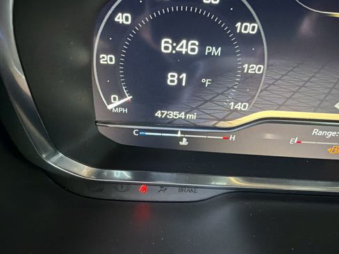 Used 2022 GMC Yukon AT4 w/ Technology Package AWD/4WD image 11