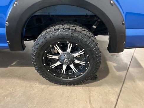 Used 2015 Ford F150 XLT w/ Equipment Group 302A Luxury image 40