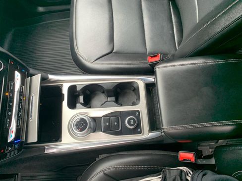 Used 2022 Ford Explorer Limited w/ Limited Technology Package image 25