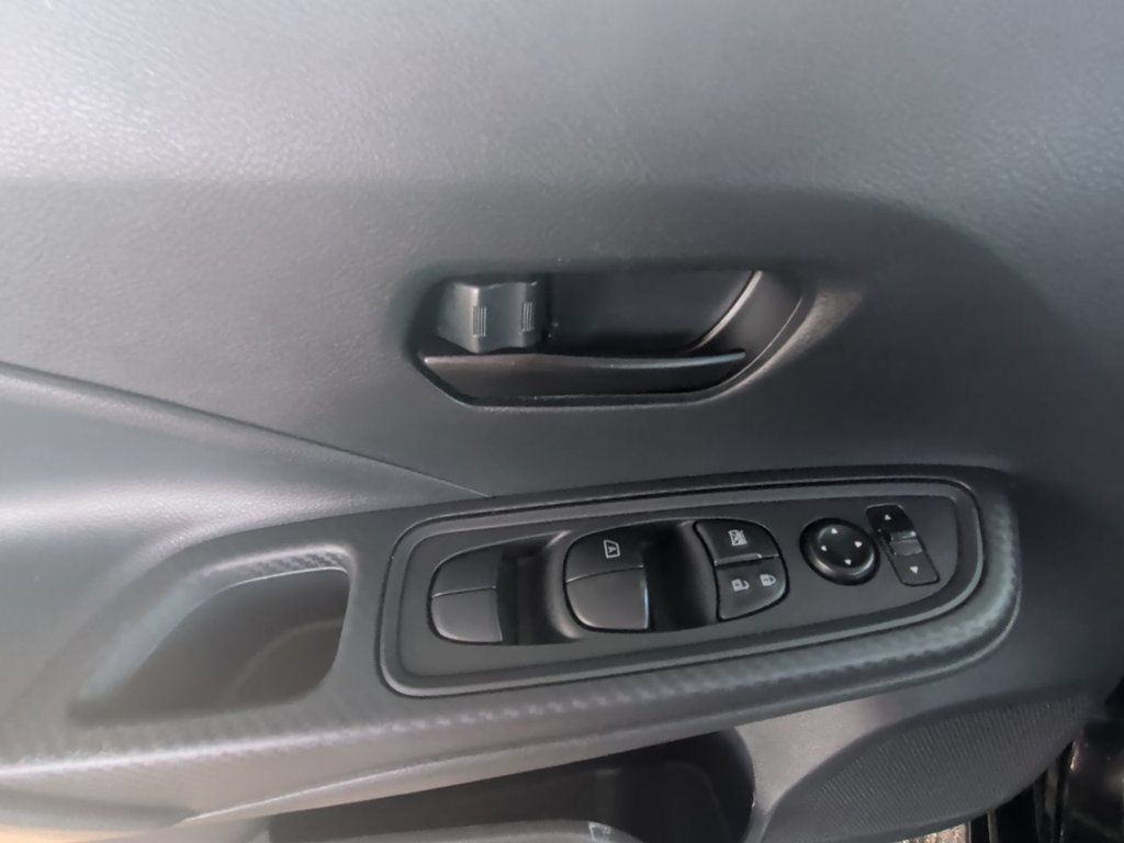 Used 2020 Nissan Versa S FWD image 12