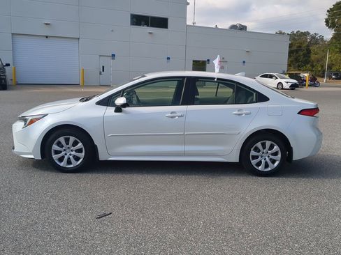 Used 2024 Toyota Corolla LE image 16