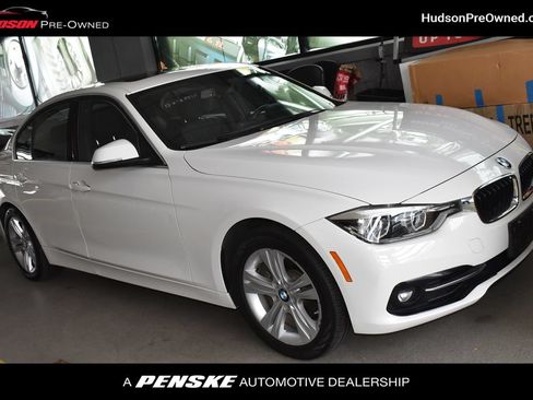 Used 2018 BMW 330i xDrive Sedan w/ Convenience Package AWD/4WD image 1