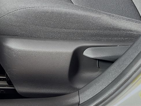 Used 2021 Toyota Corolla LE FWD image 16