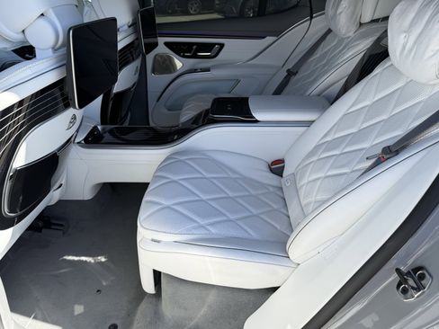 New 2025 Mercedes-Benz Maybach EQS 680 4MATIC image 28