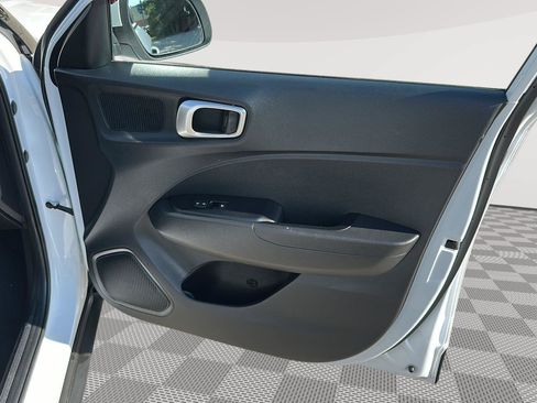 Used 2023 Hyundai Venue SEL FWD image 22