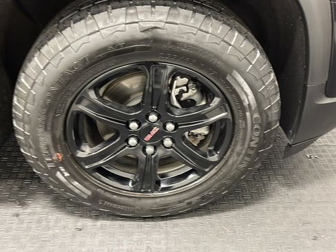 Used 2023 GMC Acadia AT4 w/ Preferred Package AWD/4WD image 23