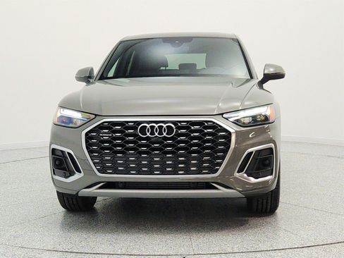 Used 2023 Audi Q5 2.0T Premium Plus w/ Premium Plus Package AWD/4WD image 2