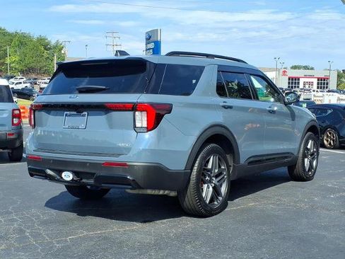 Certified 2025 Ford Explorer ST-Line w/ Premium Package AWD/4WD image 5