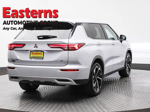 Used 2024 Mitsubishi Outlander SE image 5