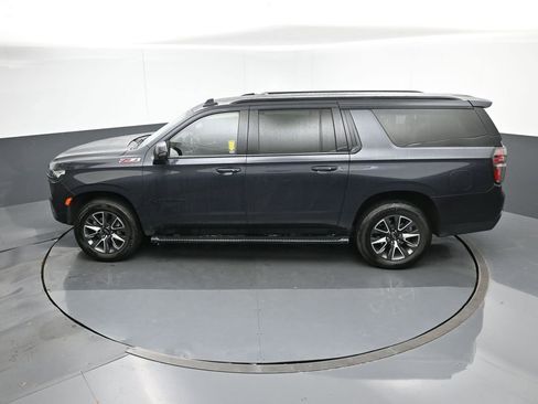 Used 2022 Chevrolet Suburban Z71 w/ Luxury Package image 48