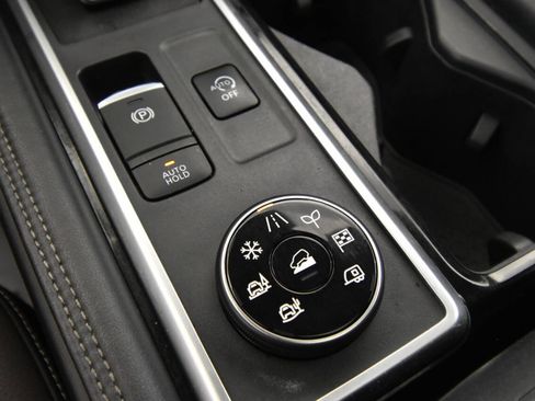 Used 2022 Nissan Pathfinder Platinum w/ Cargo Package image 21