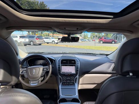 Used 2019 Lincoln Nautilus Select image 37