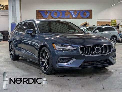 Used 2019 Volvo V60 T6 Inscription image 1