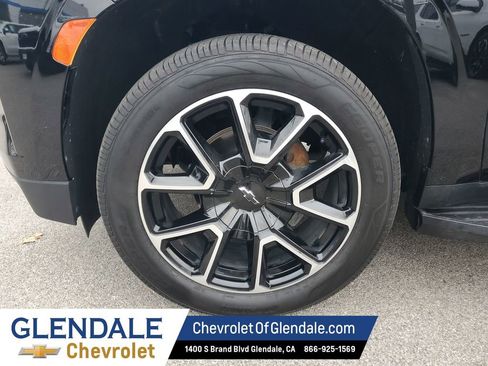 Certified 2021 Chevrolet Suburban RST w/ Rear Media and Nav Package image 19