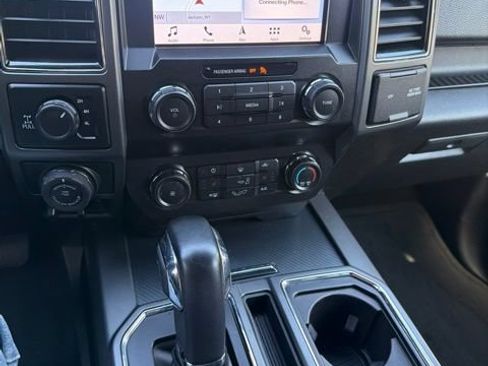 Used 2019 Ford F150 XLT w/ Equipment Group 302A Luxury AWD/4WD image 13
