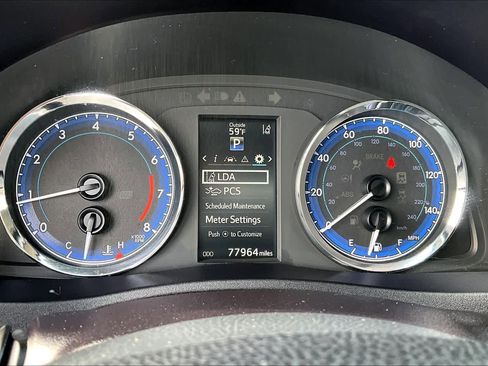 Used 2018 Toyota Corolla SE image 23