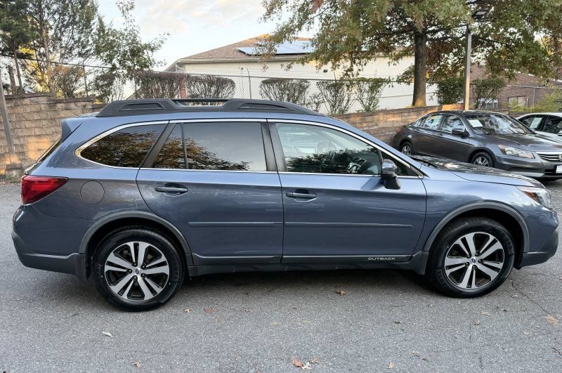Used 2018 Subaru Outback 2.5i Limited AWD/4WD image 8