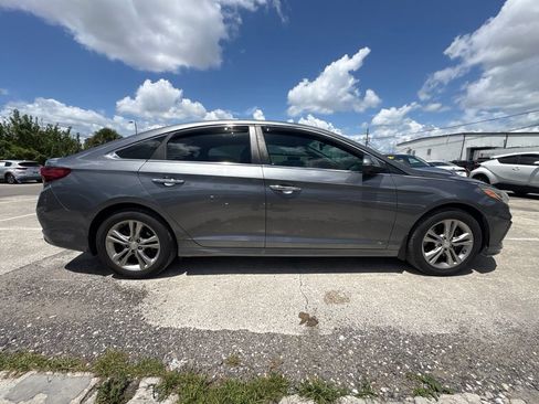 Used 2018 Hyundai Sonata SEL w/ Tech Package 04 FWD image 2