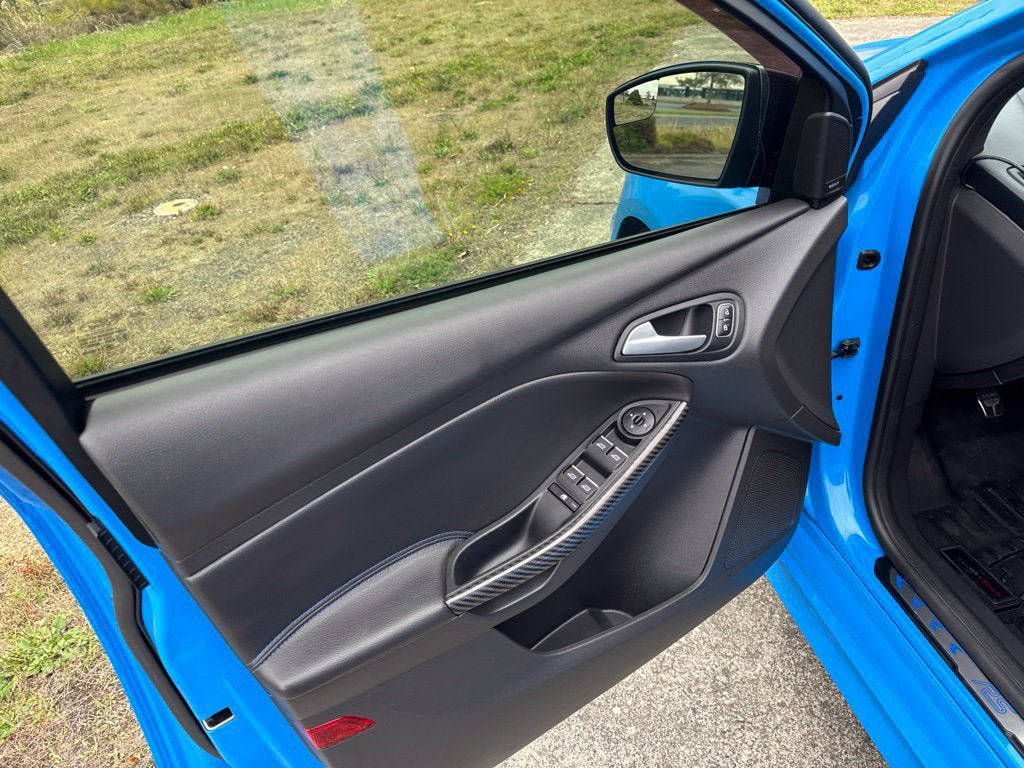 Used 2017 Ford Focus RS AWD/4WD image 25