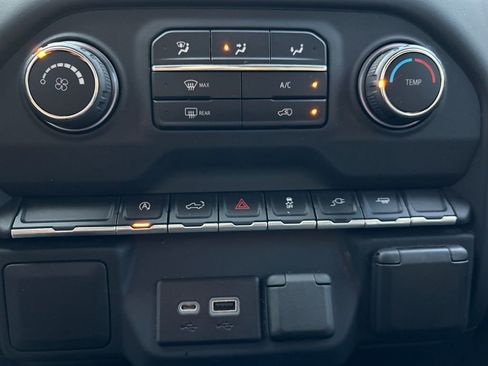 Used 2021 Chevrolet Silverado 1500 Custom image 23