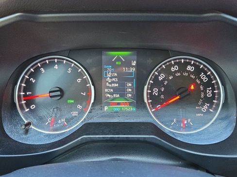 Used 2022 Toyota RAV4 XLE image 23