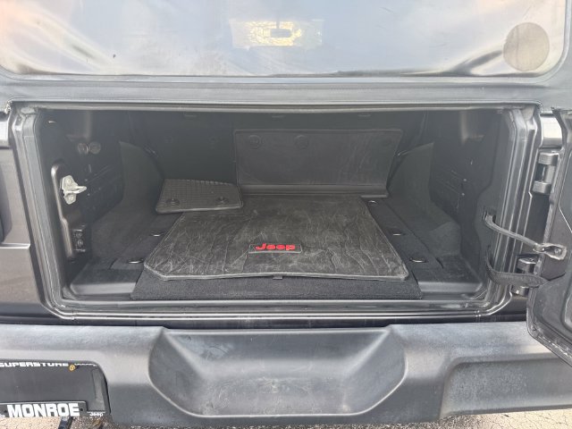 Used 2018 Jeep Wrangler Unlimited Sport S AWD/4WD image 17