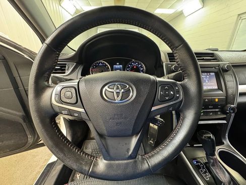 Used 2015 Toyota Camry SE FWD image 28