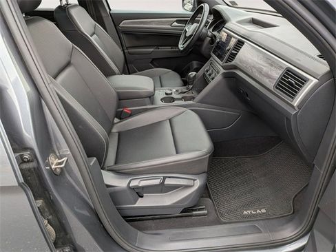 Used 2020 Volkswagen Atlas Cross Sport SE image 33