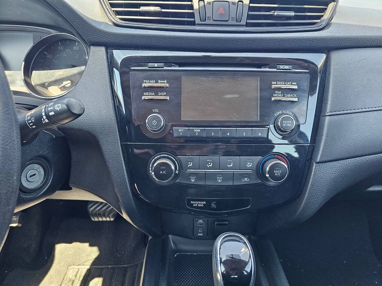 Used 2017 Nissan Rogue S FWD image 14
